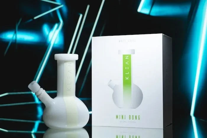 discreetsmoker3018019